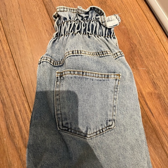 High-rise Mom Jeans - Picture 4 of 4